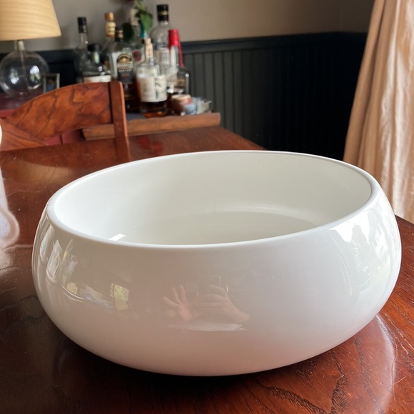Serving bowl! Porcelain 🤍 - Picture 2 of 8